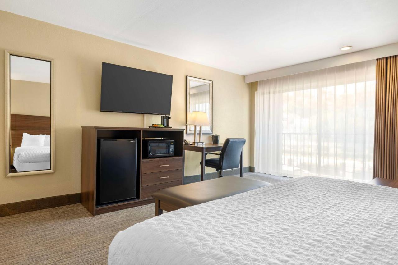 Large King Room - Non-Smoking at Best Western Oceanside Inn