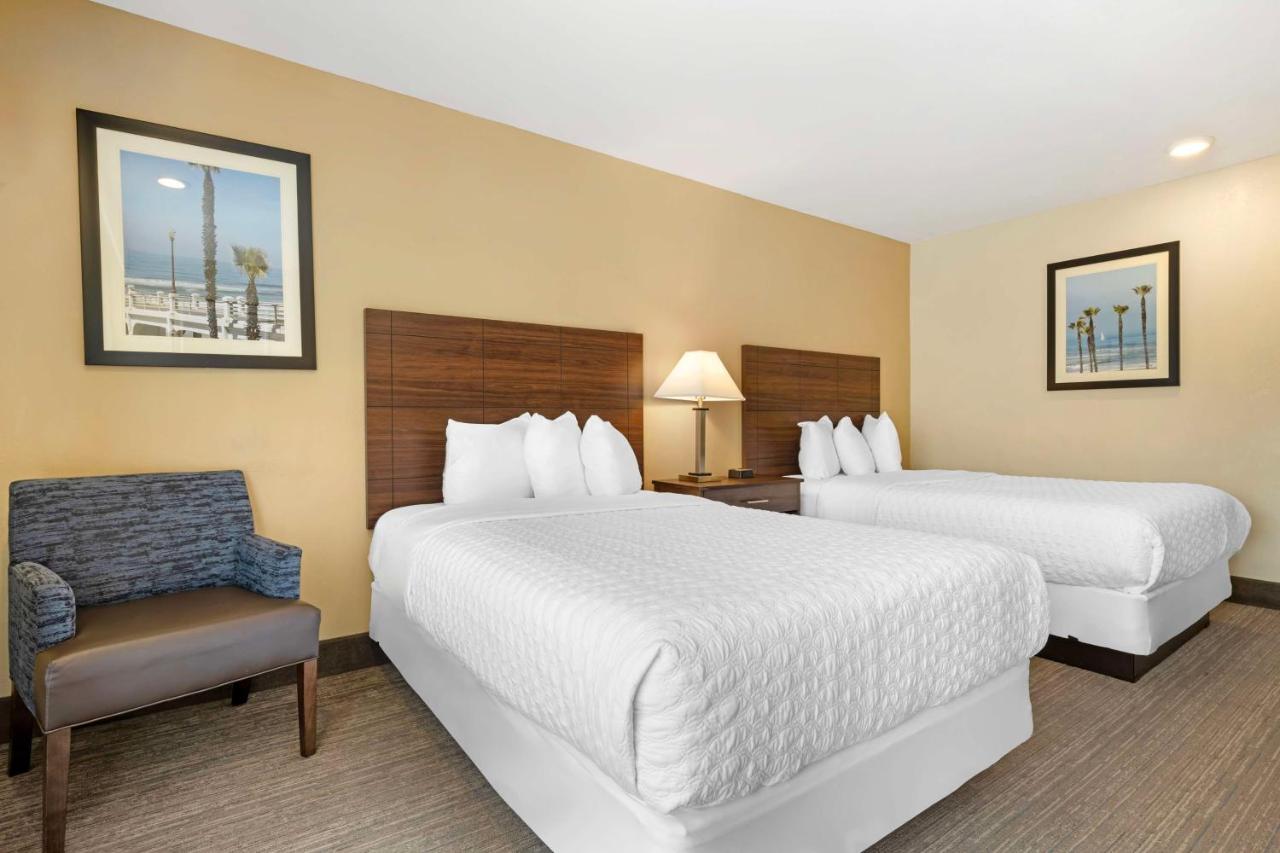  Room with Two Double Beds with Pool View at Best Western Oceanside Inn