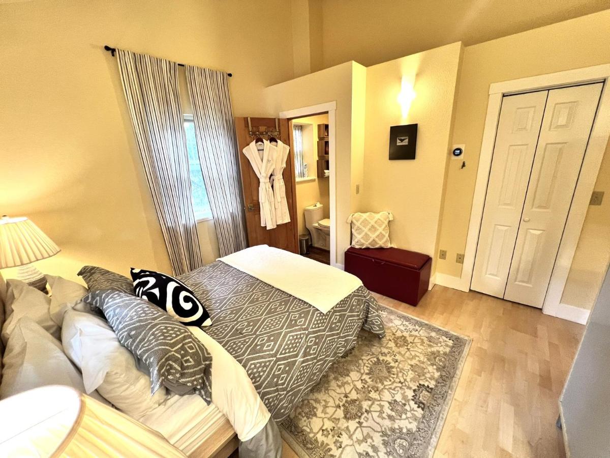  | Bell In The Woods B&B