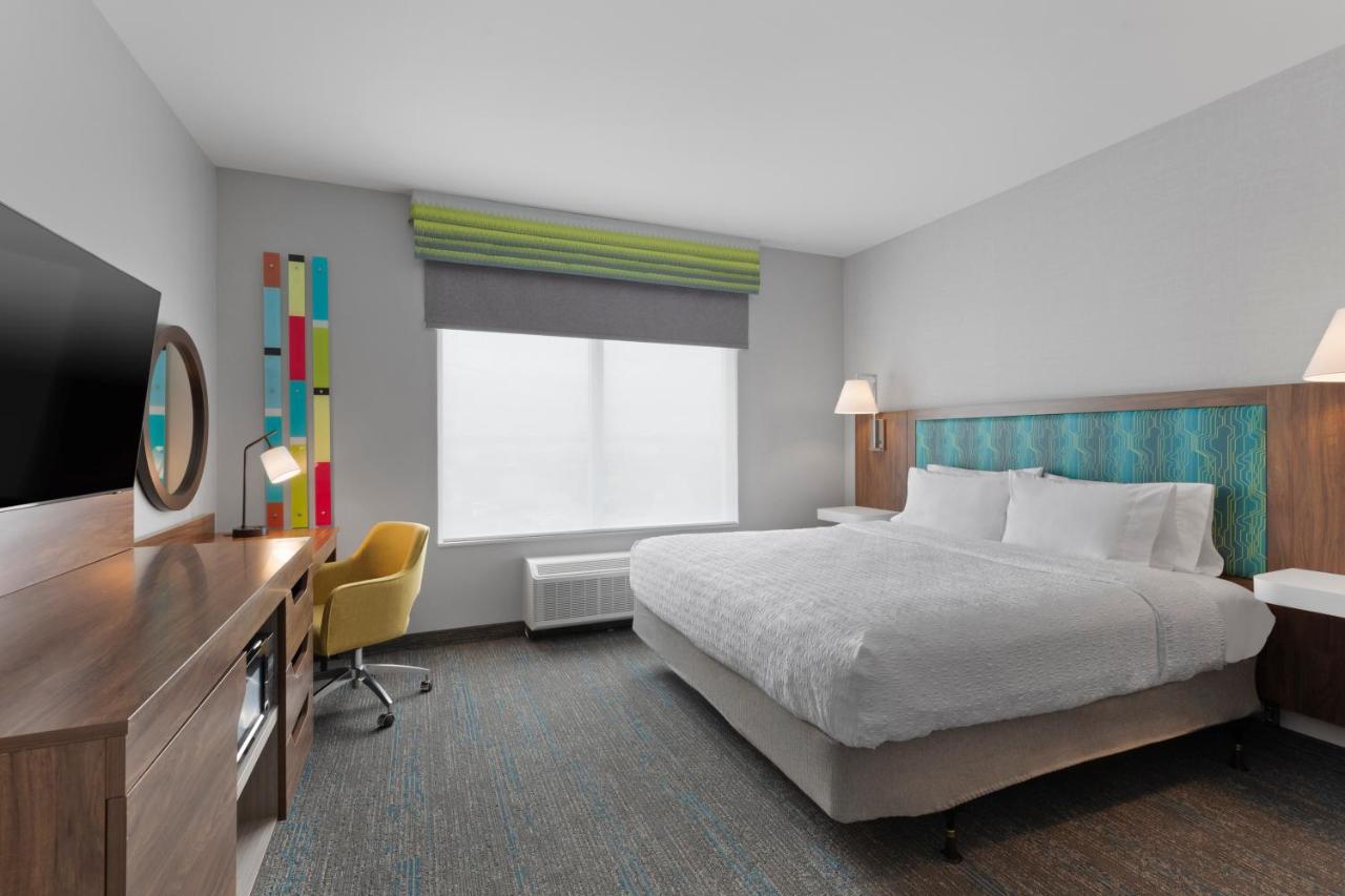 | Hampton Inn by Hilton Saline