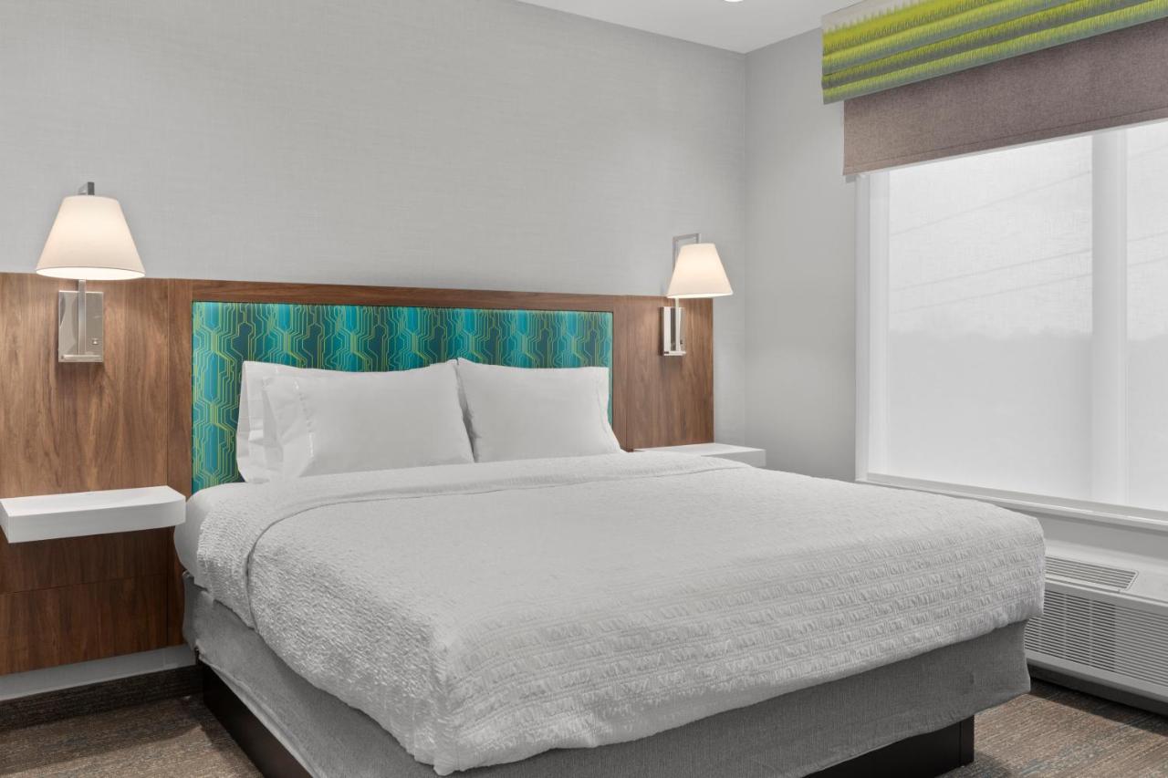 | Hampton Inn by Hilton Saline