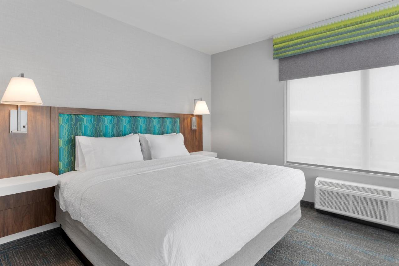| Hampton Inn by Hilton Saline