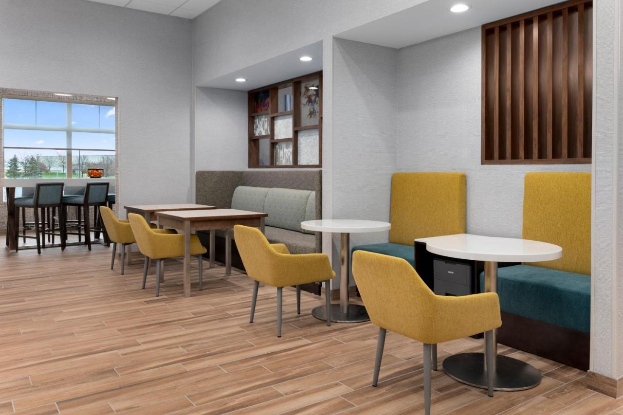 | Hampton Inn by Hilton Saline