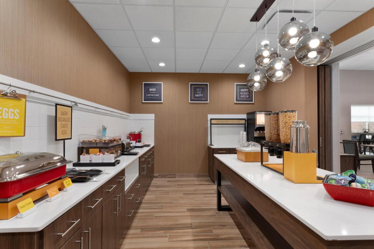 | Hampton Inn by Hilton Saline