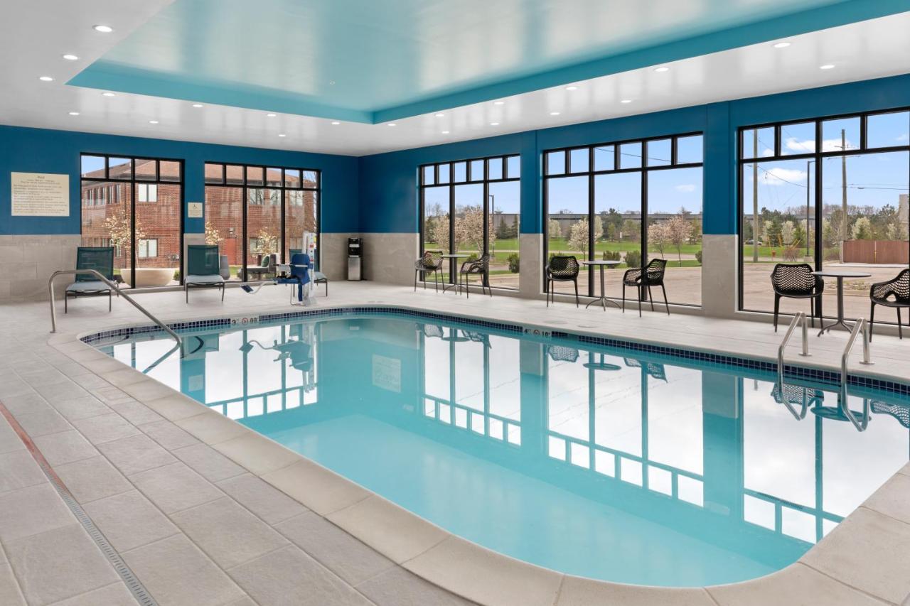 | Hampton Inn by Hilton Saline