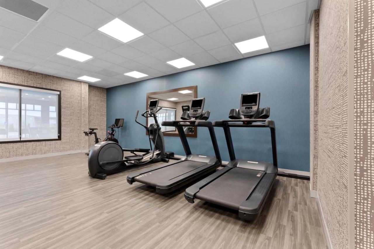 | Hampton Inn by Hilton Saline
