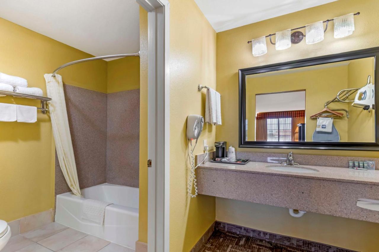 | Best Western Executive Inn