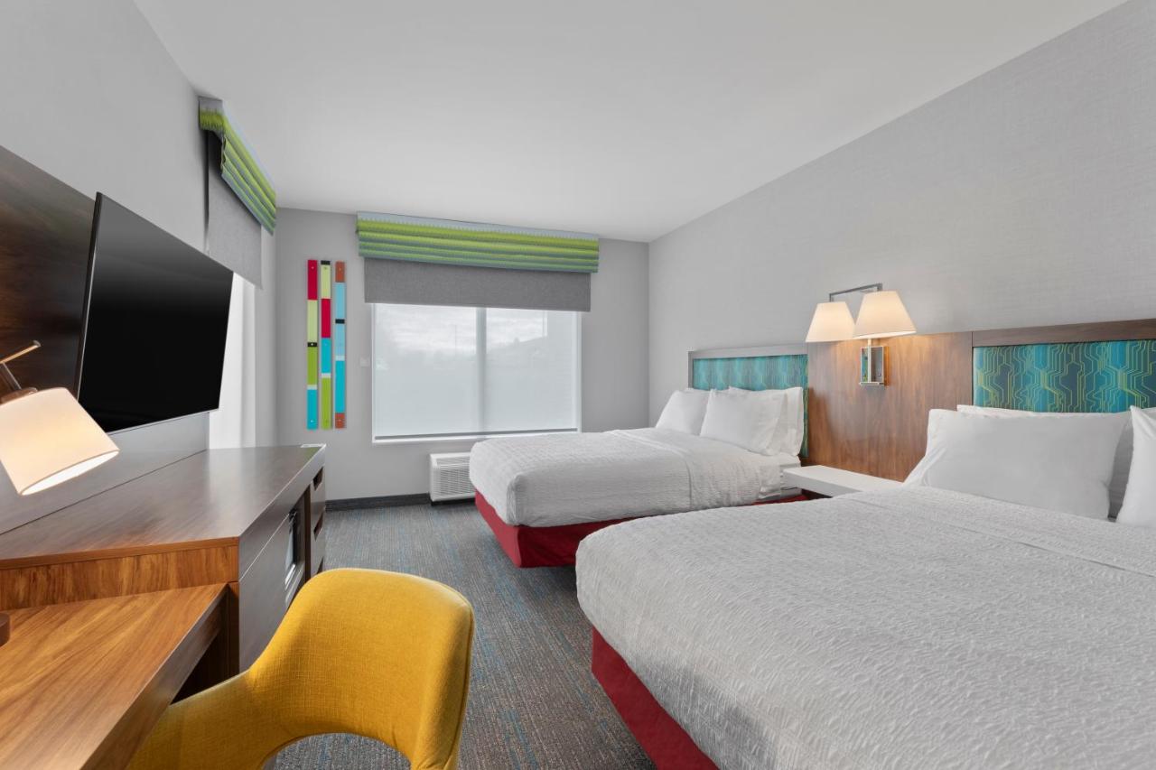 | Hampton Inn by Hilton Saline