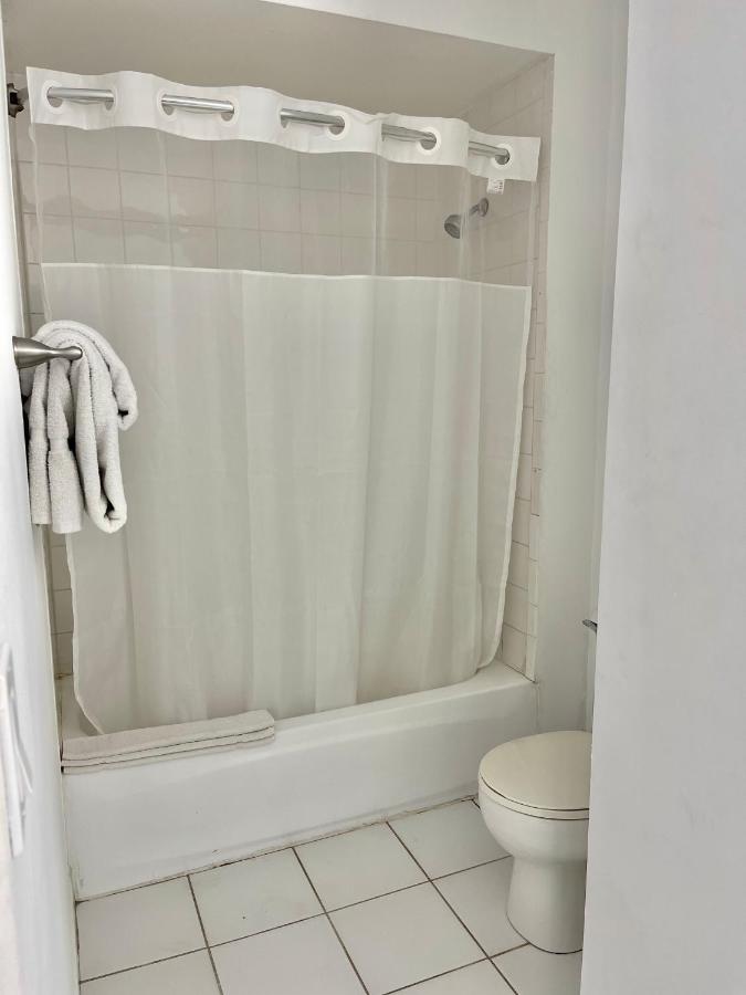 | New Point Miami Beach Apartments