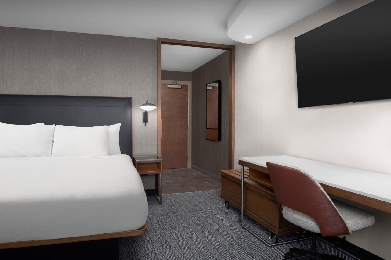 | Courtyard by Marriott Paso Robles