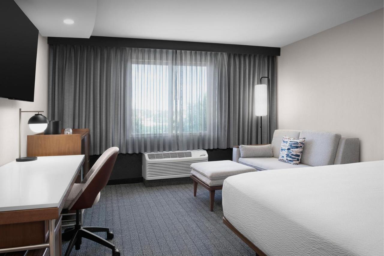 | Courtyard by Marriott Paso Robles