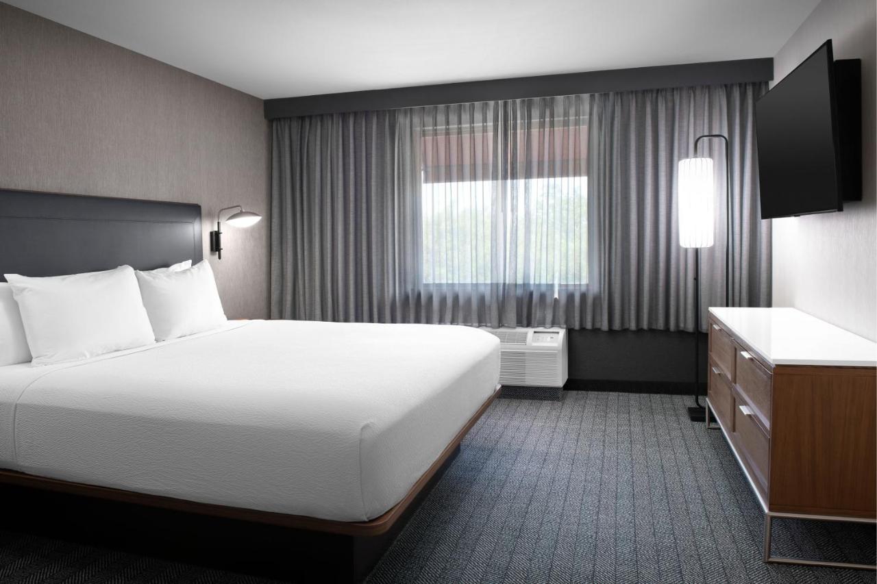 | Courtyard by Marriott Paso Robles