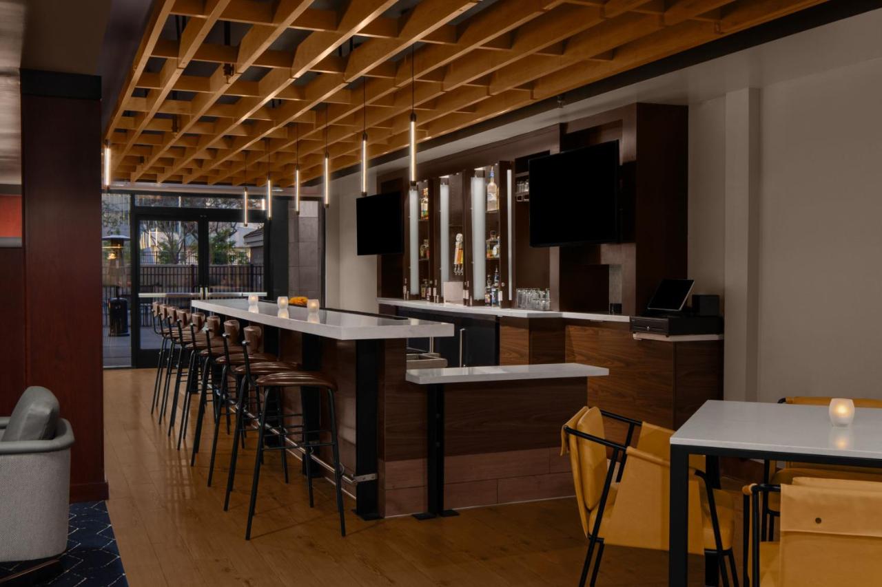 | Courtyard by Marriott San Diego Central