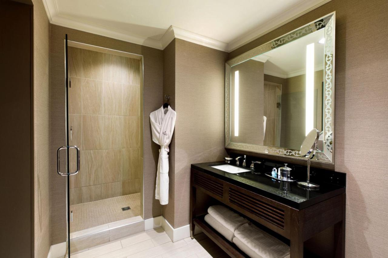 Executive King Room at Ambassador Hotel Oklahoma City, Autograph Collection