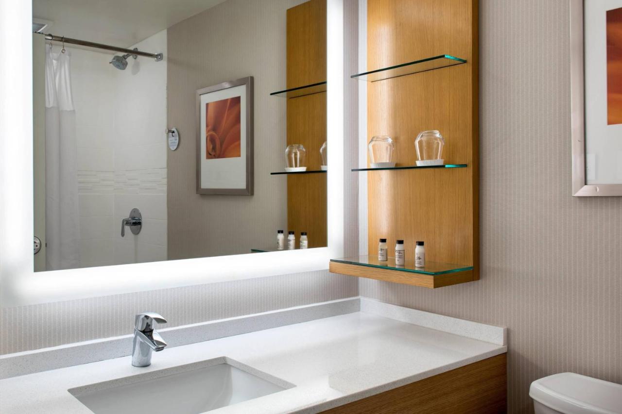 Double Room with Two Double Beds at Delta Hotels by Marriott Utica