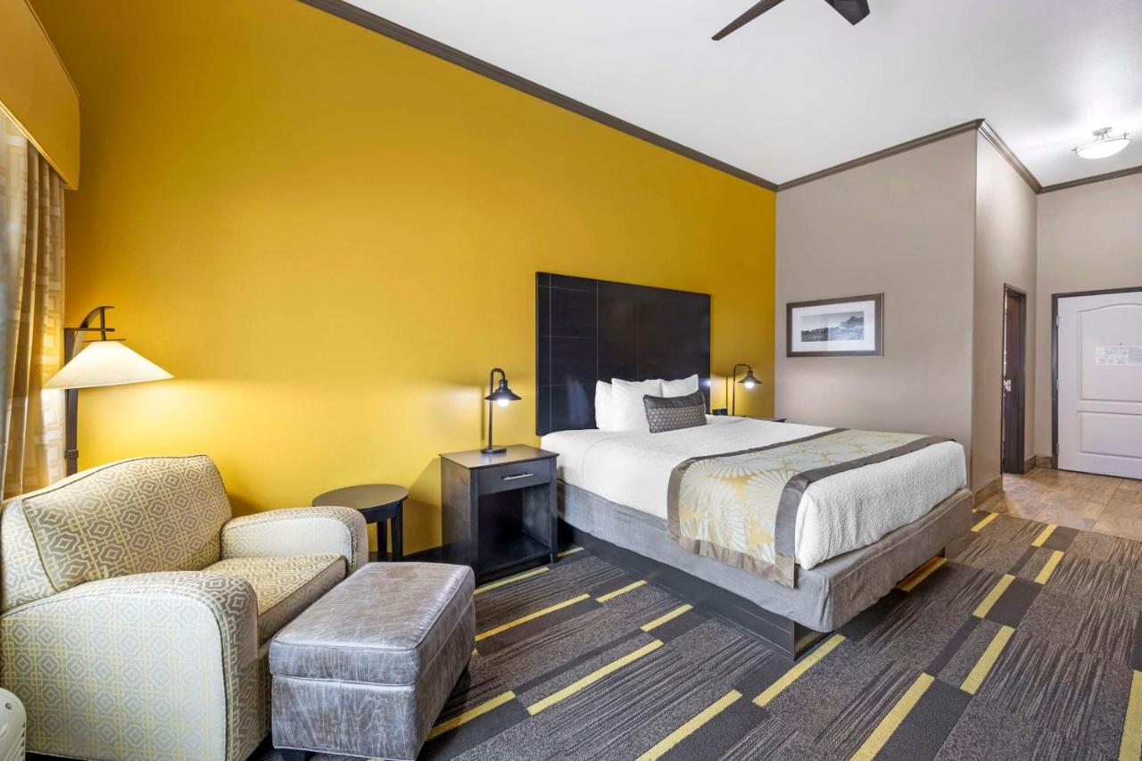 | Best Western Plus Emerald Inn & Suites