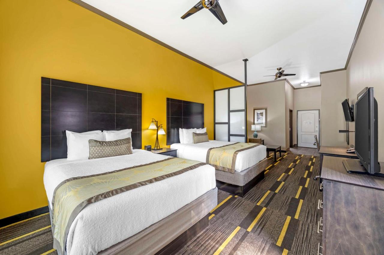  | Best Western Plus Emerald Inn & Suites