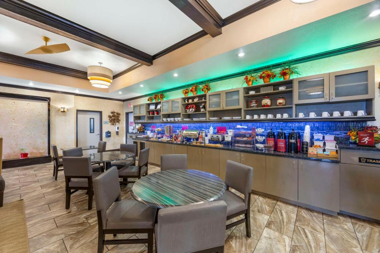  | Best Western Plus Emerald Inn & Suites