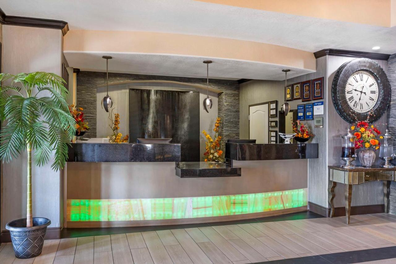  | Best Western Plus Emerald Inn & Suites