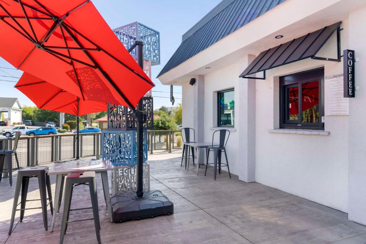 | Aiden by Best Western at South Reno