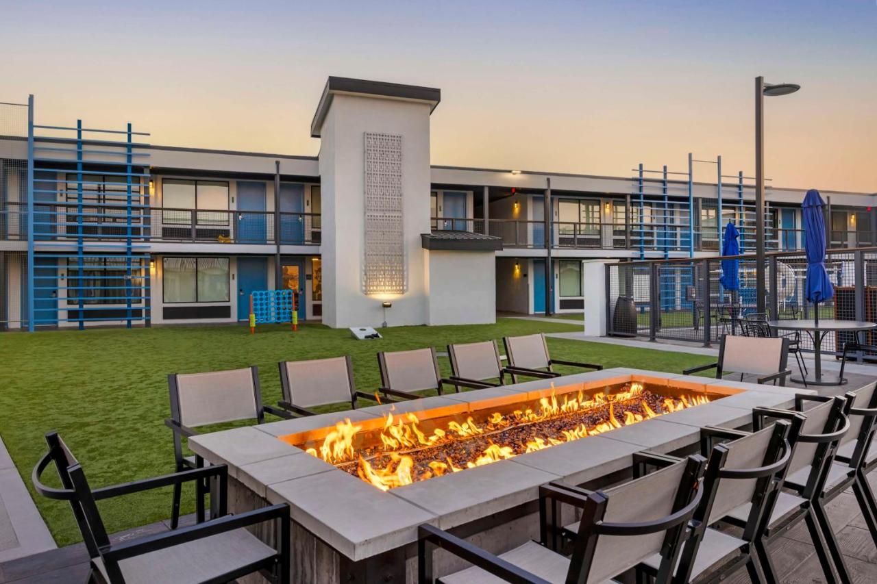 | Aiden by Best Western at South Reno