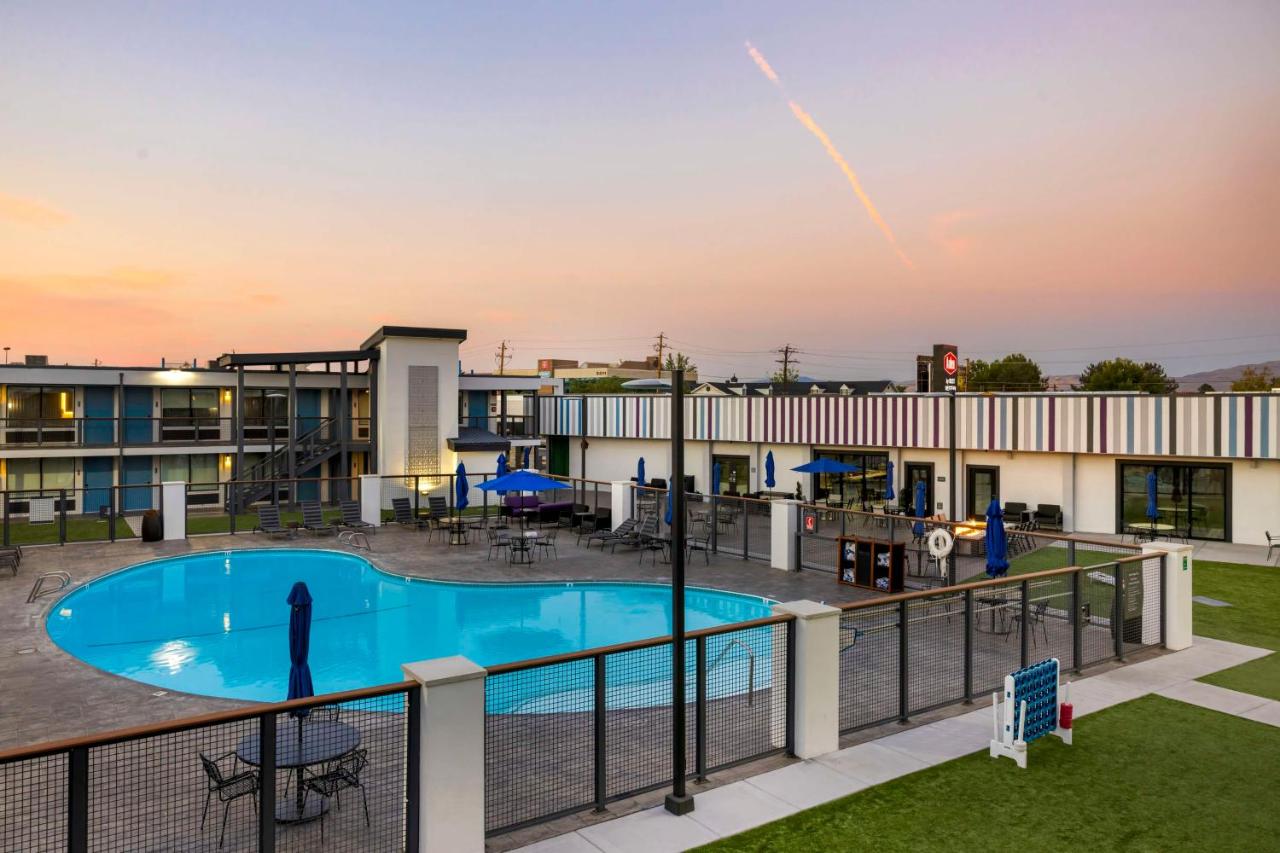 | Aiden by Best Western at South Reno