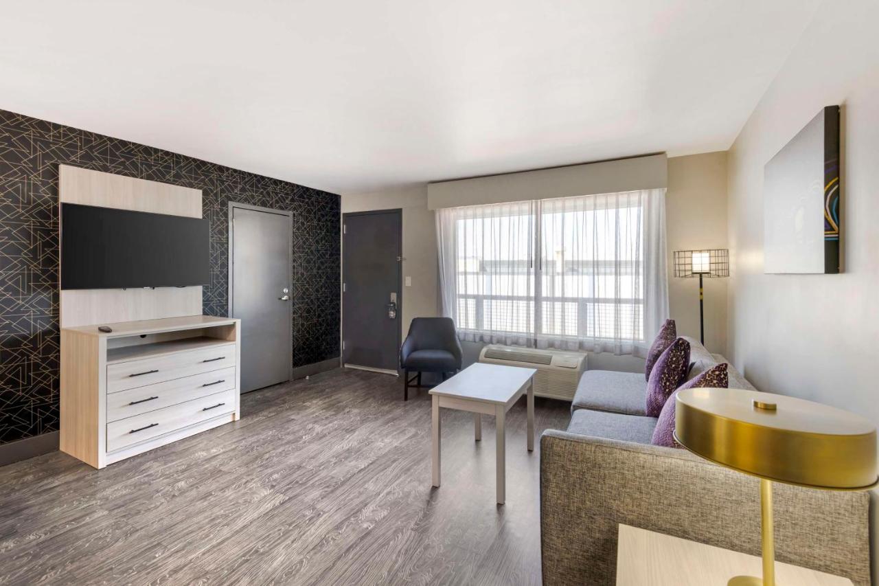 | Aiden by Best Western at South Reno