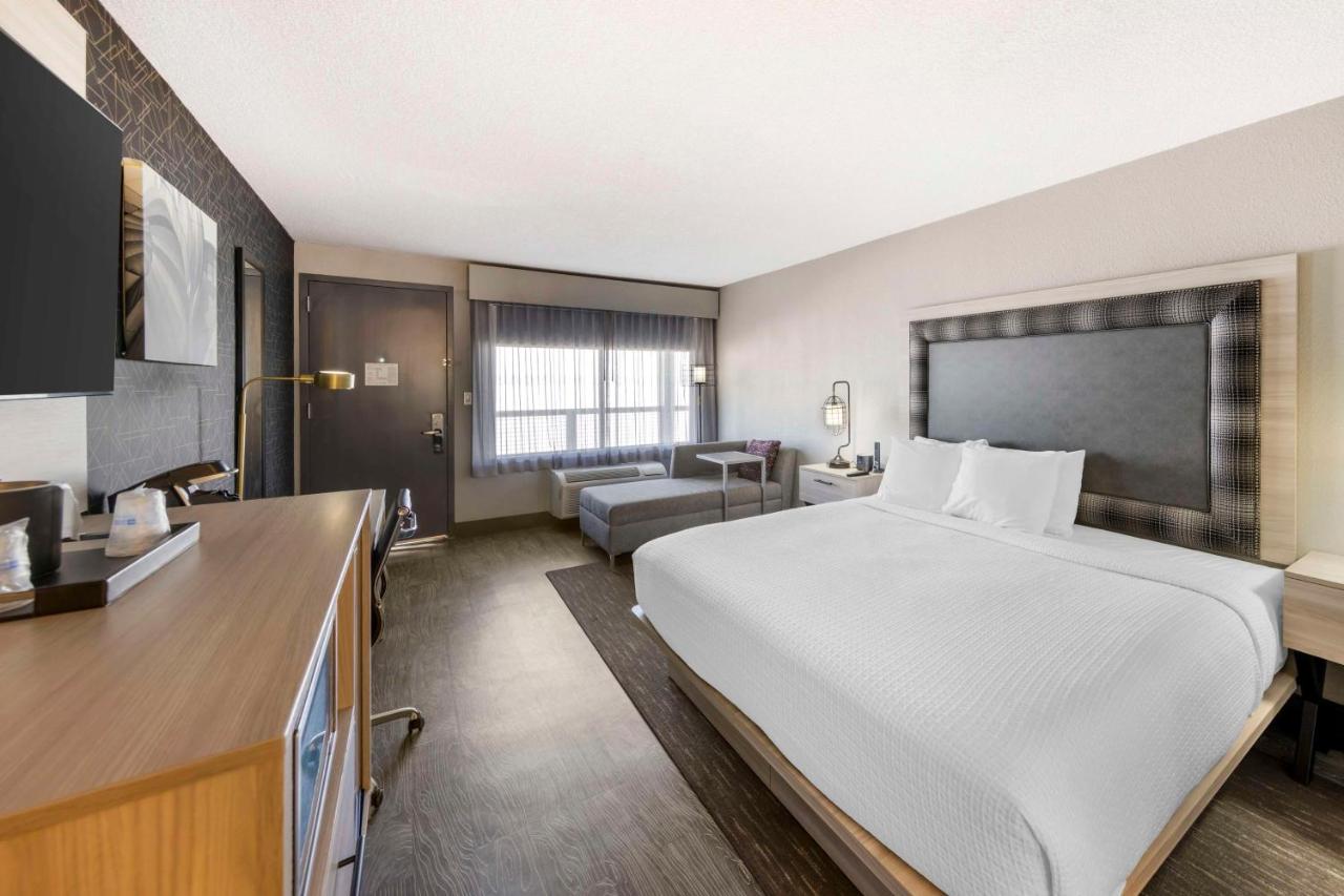 | Aiden by Best Western at South Reno