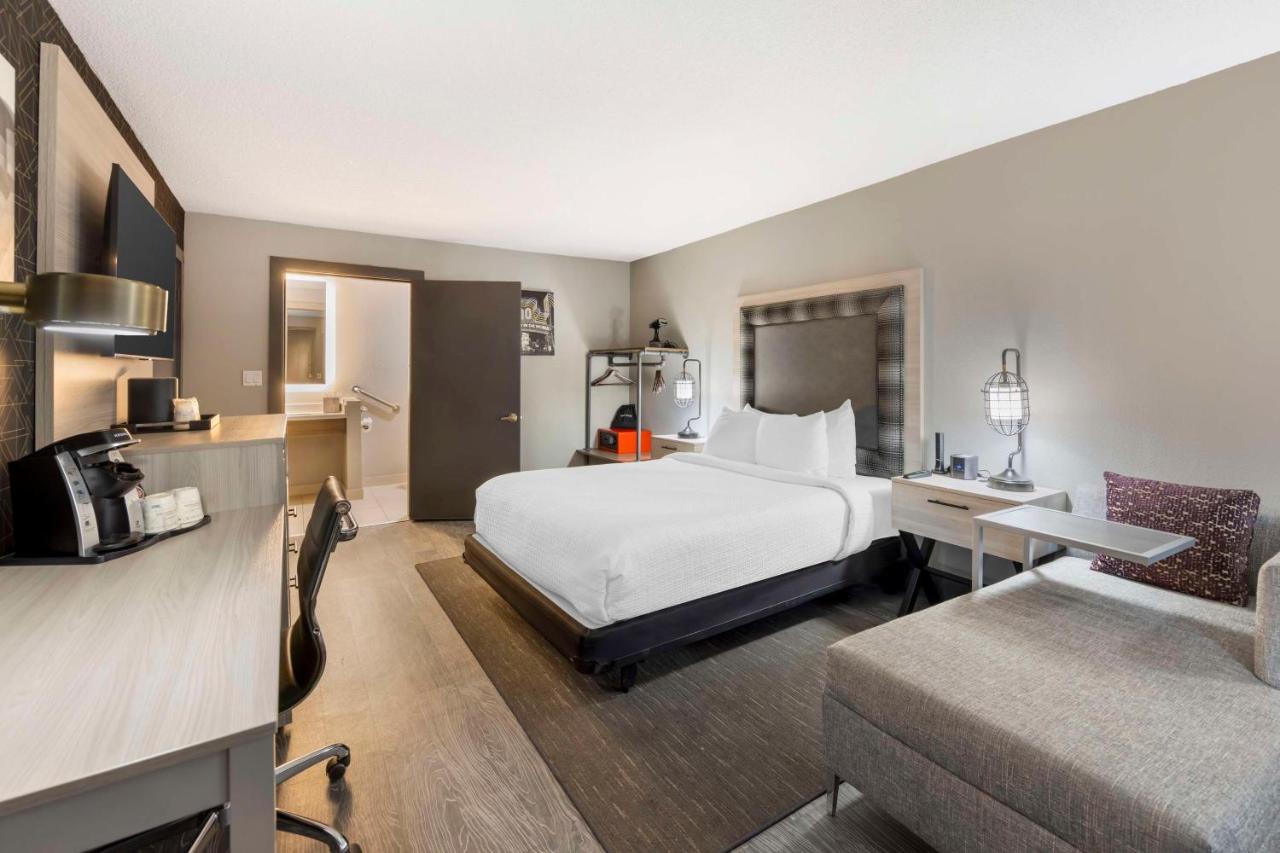 | Aiden by Best Western at South Reno