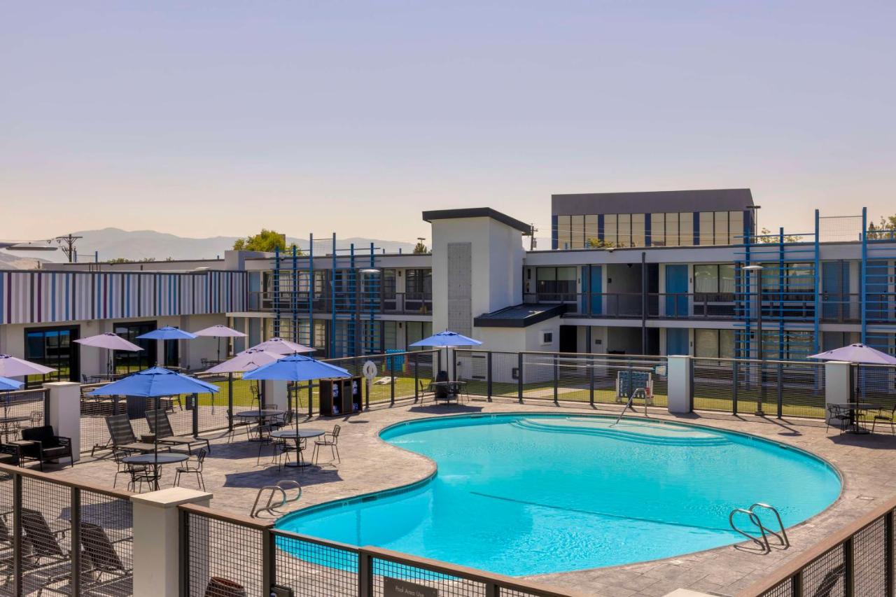 | Aiden by Best Western at South Reno