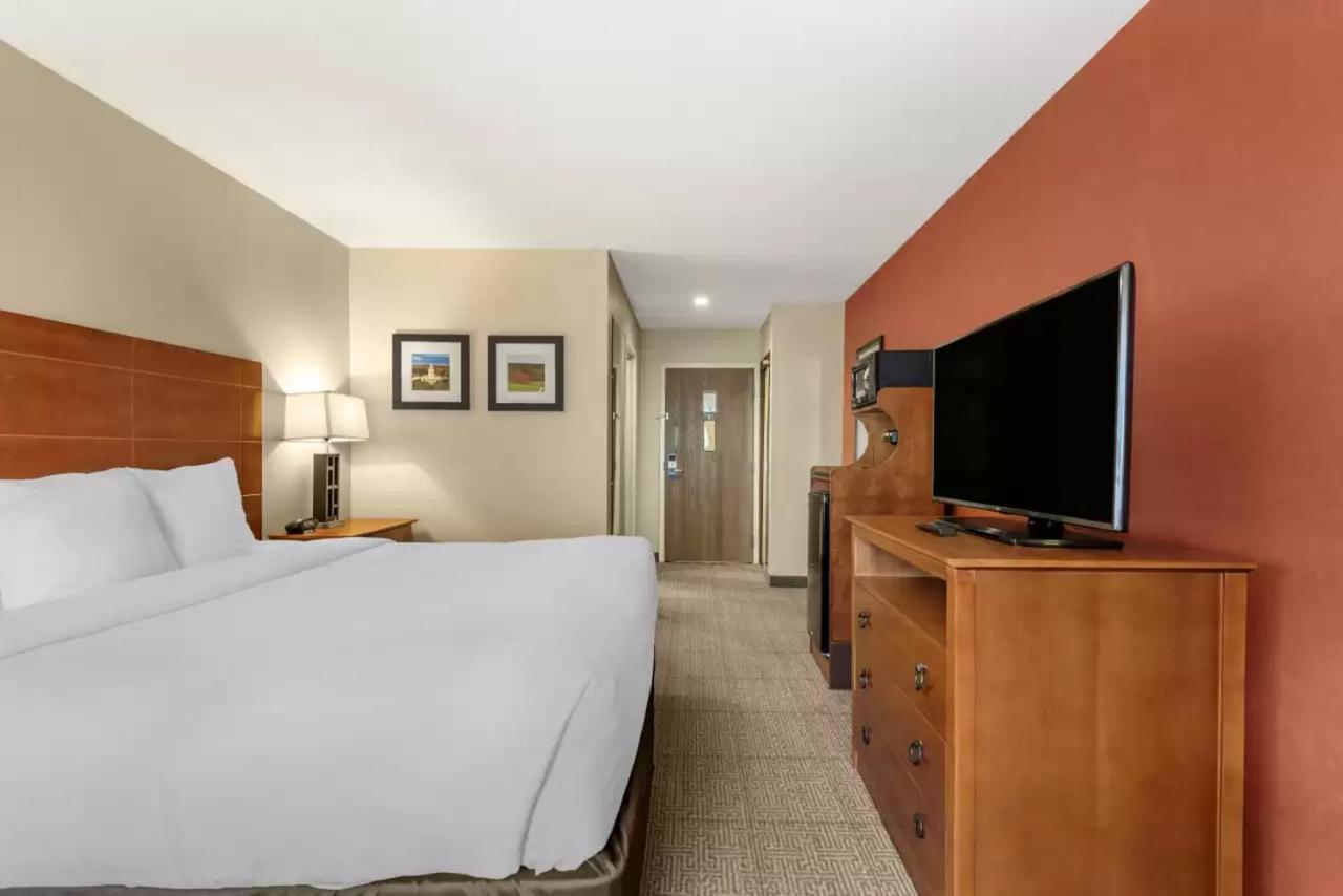 King Room - Accessible/Non-Smoking at Comfort Inn Augusta