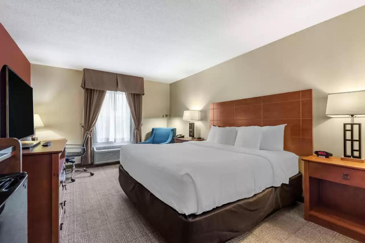 King Room - Accessible/Non-Smoking at Comfort Inn Augusta