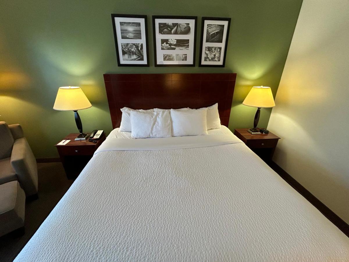 Standard King Room - Non-Smoking at Sleep Inn & Suites Manchester near Arnold AFB