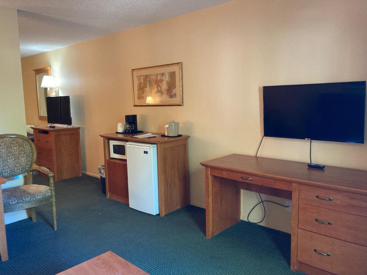 Junior Suite with Mountain View at Miracle Springs Resort & Spa