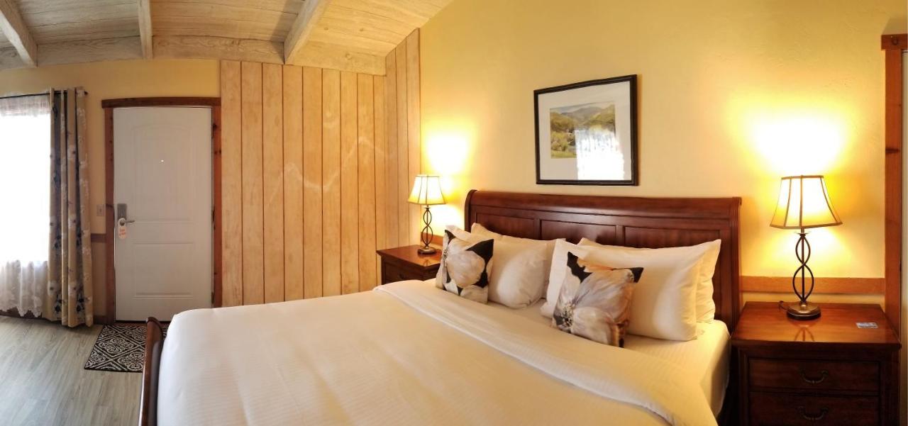 | Carmel Valley Lodge