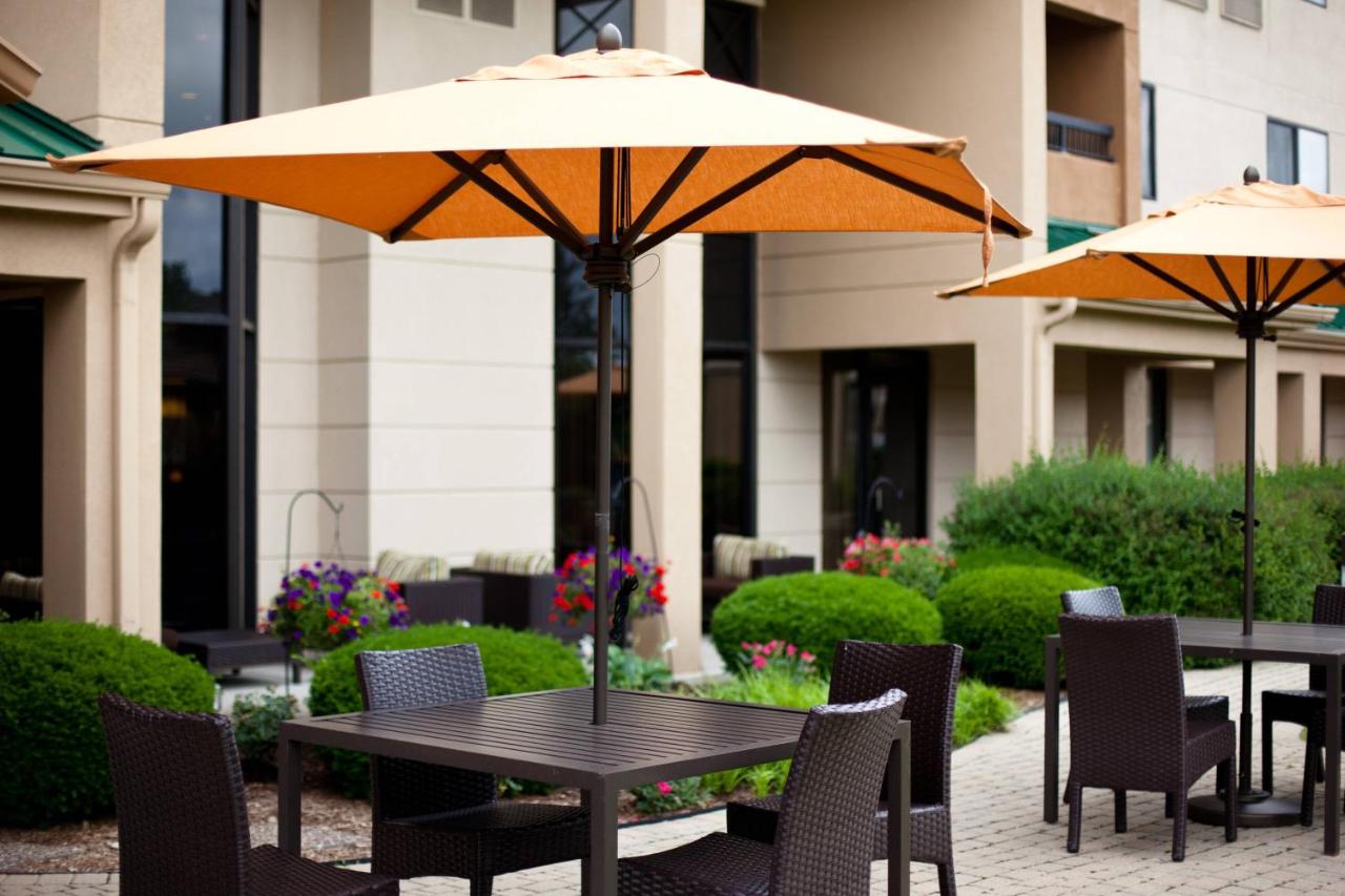 | Courtyard Chicago St. Charles