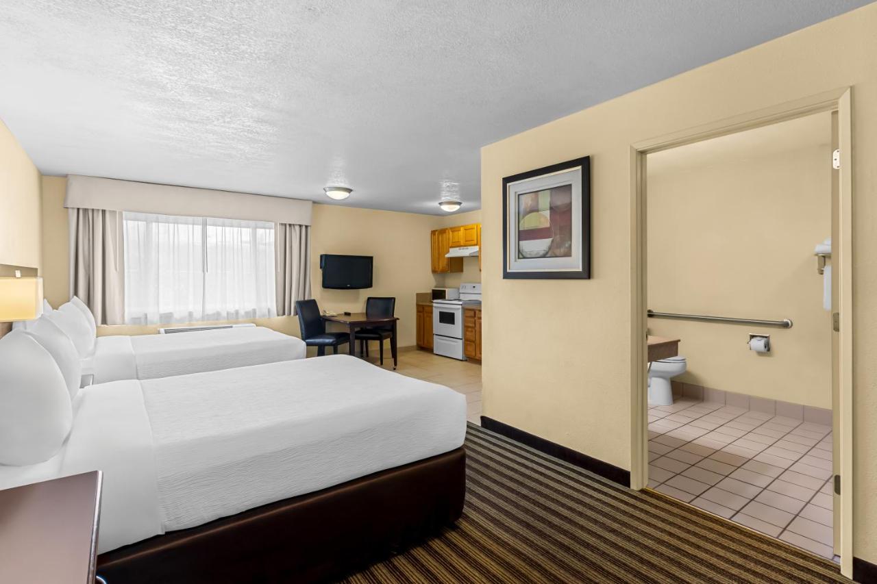 Efficiency Queen Room with Two Queen Beds - Accessible/Non-Smoking at Quality Inn & Suites Vancouver - Hazel Dell
