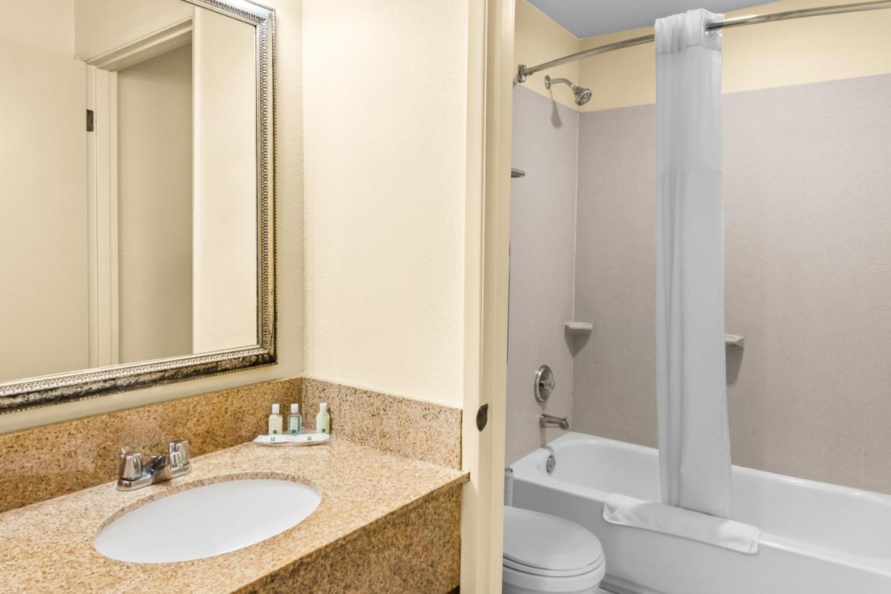 Queen Room with Two Queen Beds - Non-Smoking at Quality Inn & Suites Vancouver - Hazel Dell