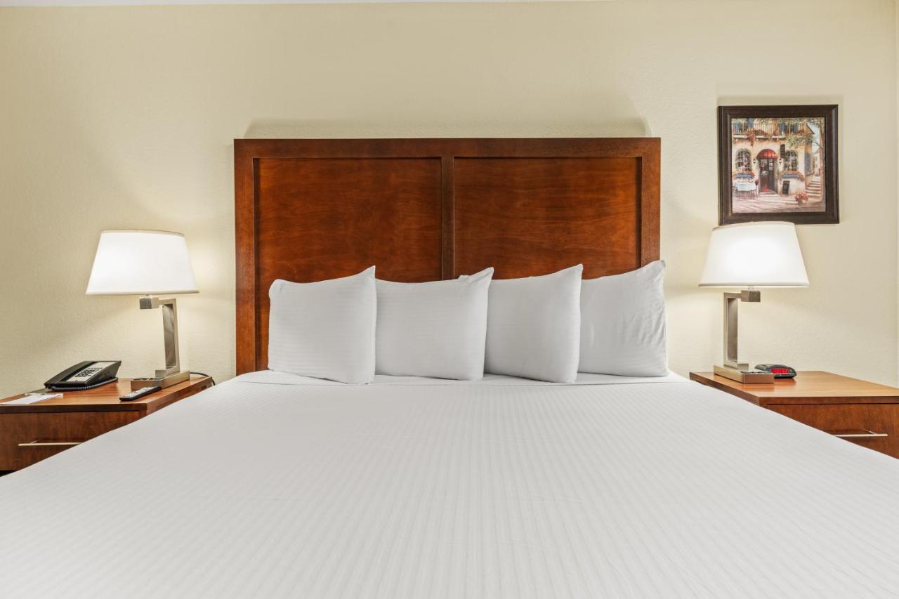 King Room - Disability Access/Non-Smoking at Ellis Island Hotel Casino & Brewery