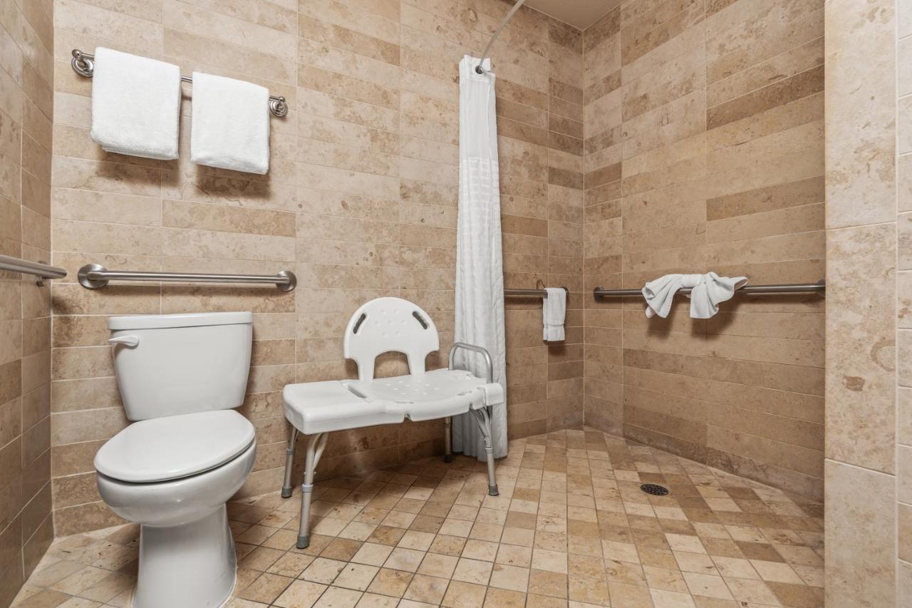 King Room - Disability Access/Non-Smoking at Ellis Island Hotel Casino & Brewery