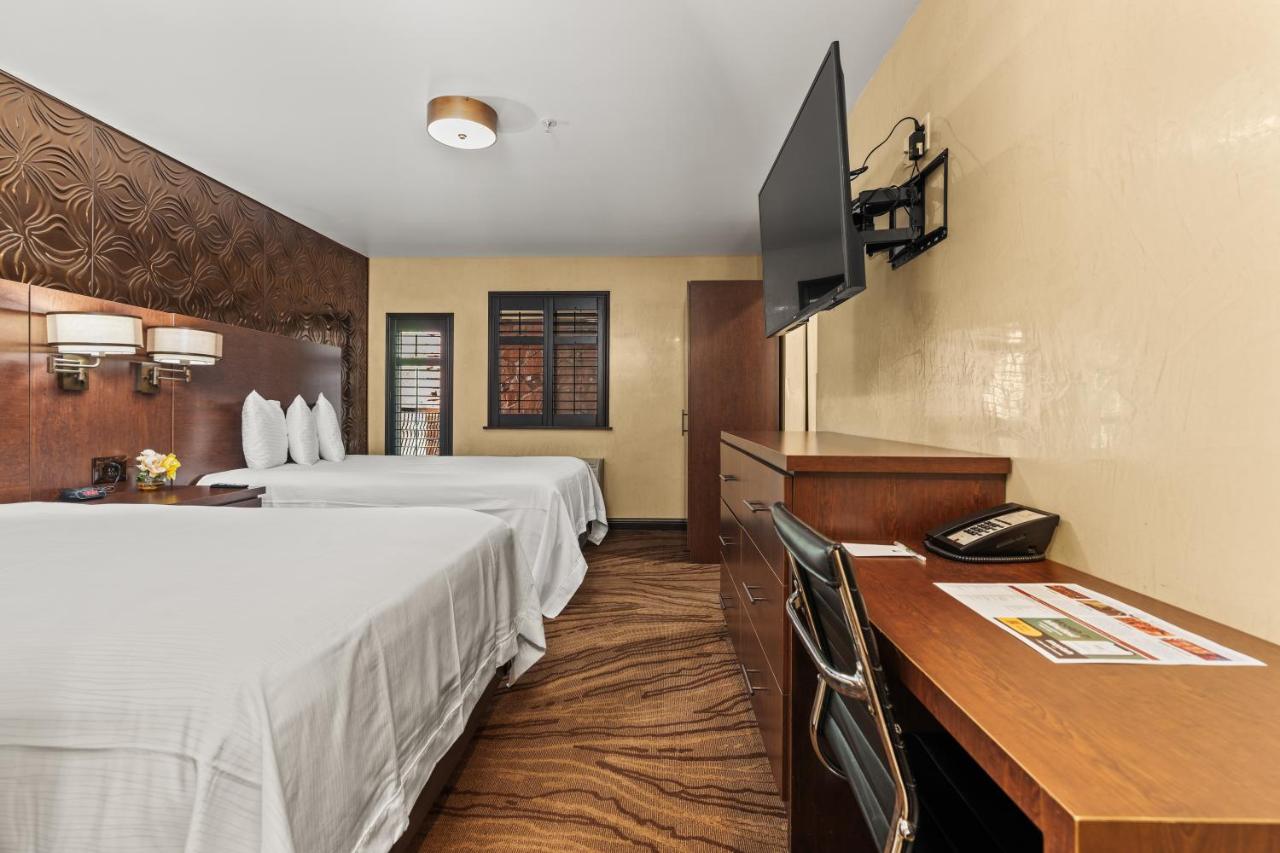 Queen Suite - Non-Smoking at Ellis Island Hotel Casino & Brewery