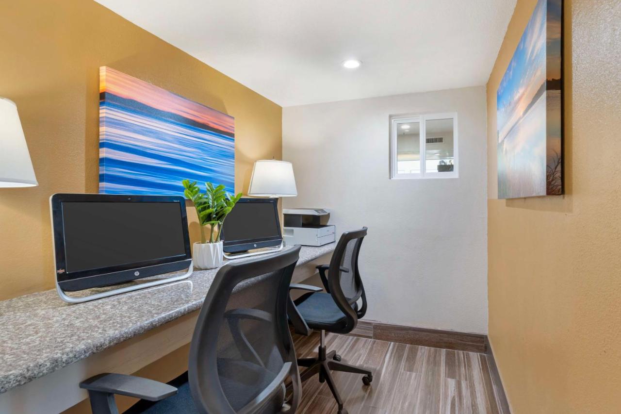 | Best Western Plus Heritage Inn