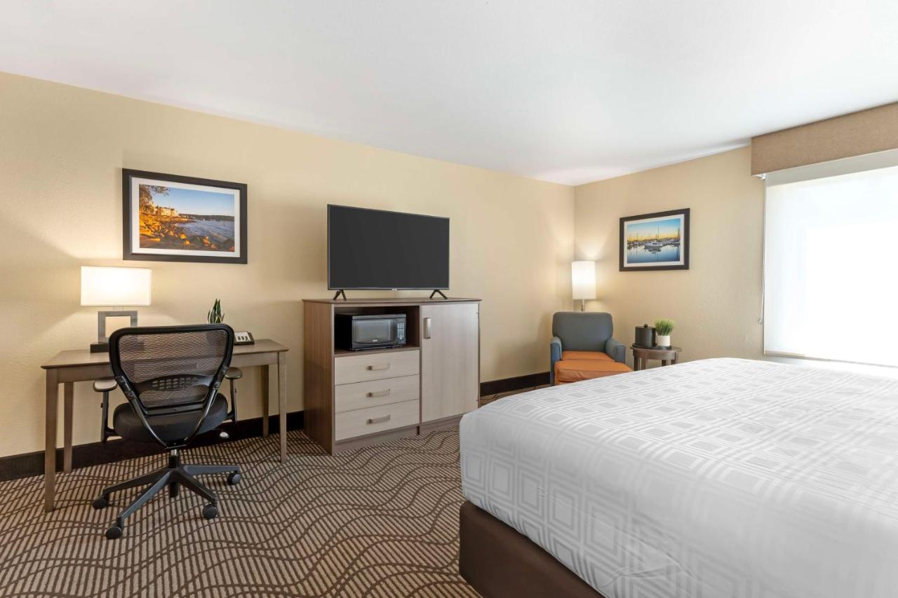 | Best Western Plus Heritage Inn