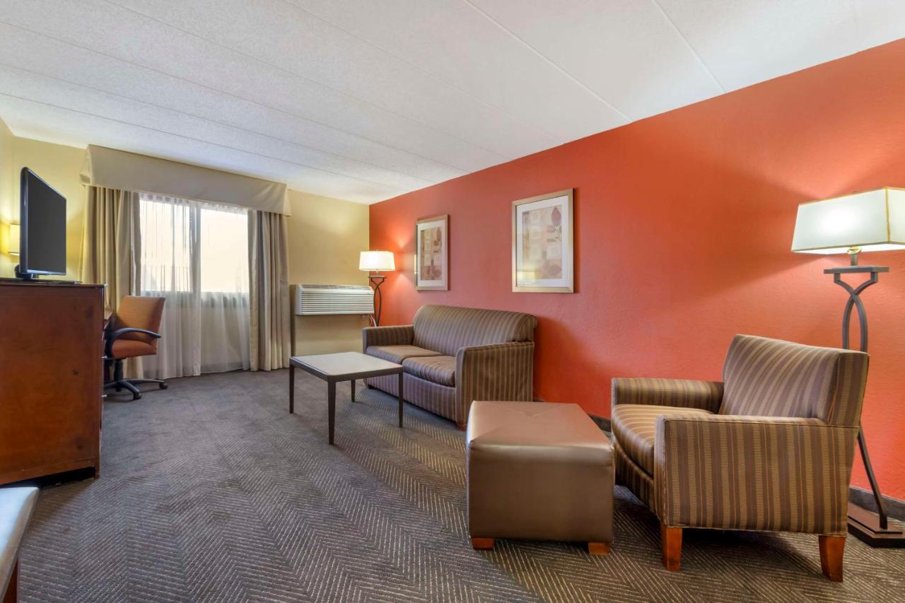 Two-Bedrooms King Suite at Best Western Plus St. Paul North/Shoreview