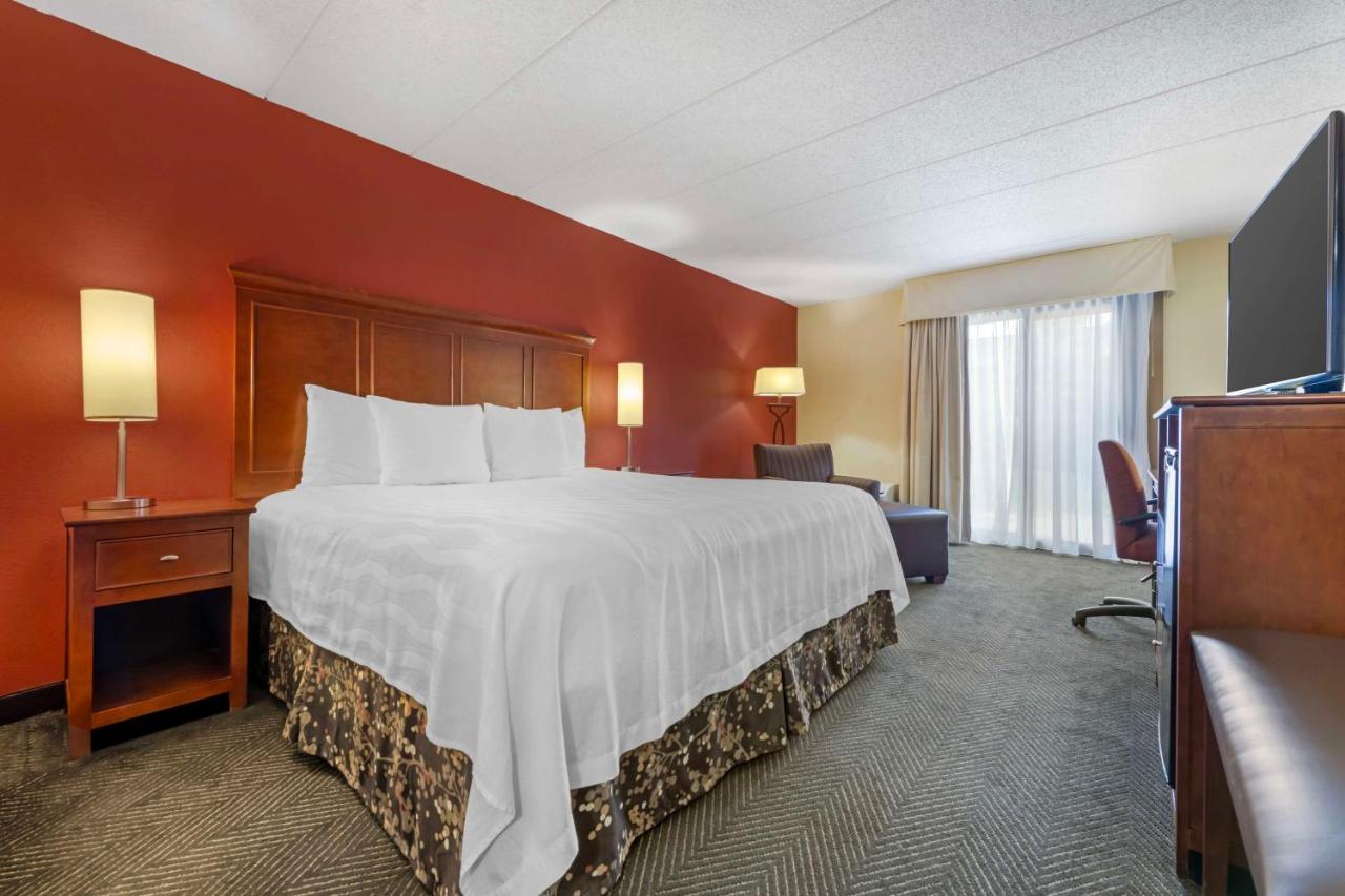 King Room with Mobility Accessible Tub and Sofa Bed at Best Western Plus St. Paul North/Shoreview