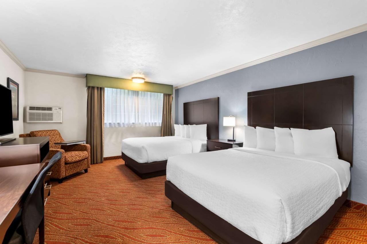 Queen Room with Two Queen Beds at Best Western Plus Parkway Inn