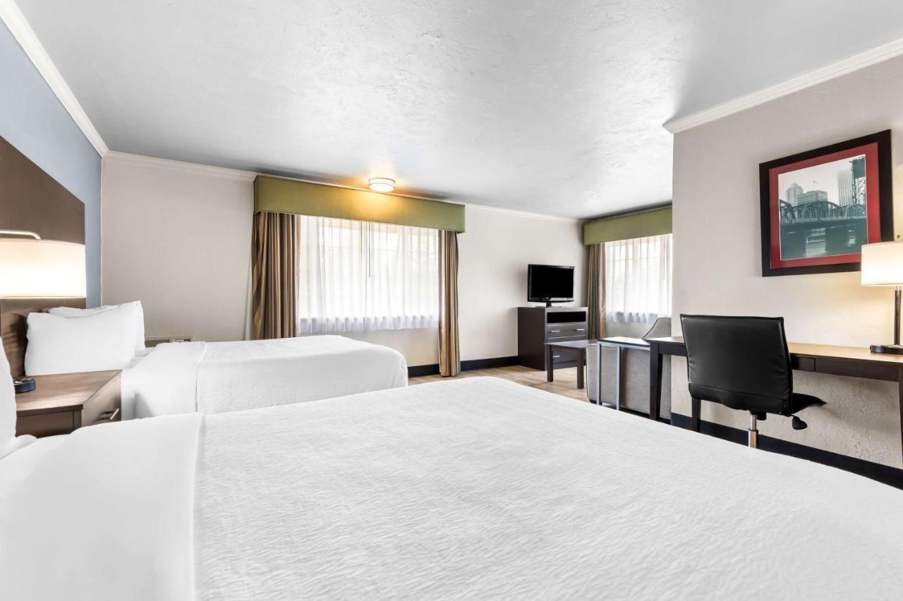 Queen Room with Two Queen Beds and Sofa Bed at Best Western Plus Parkway Inn