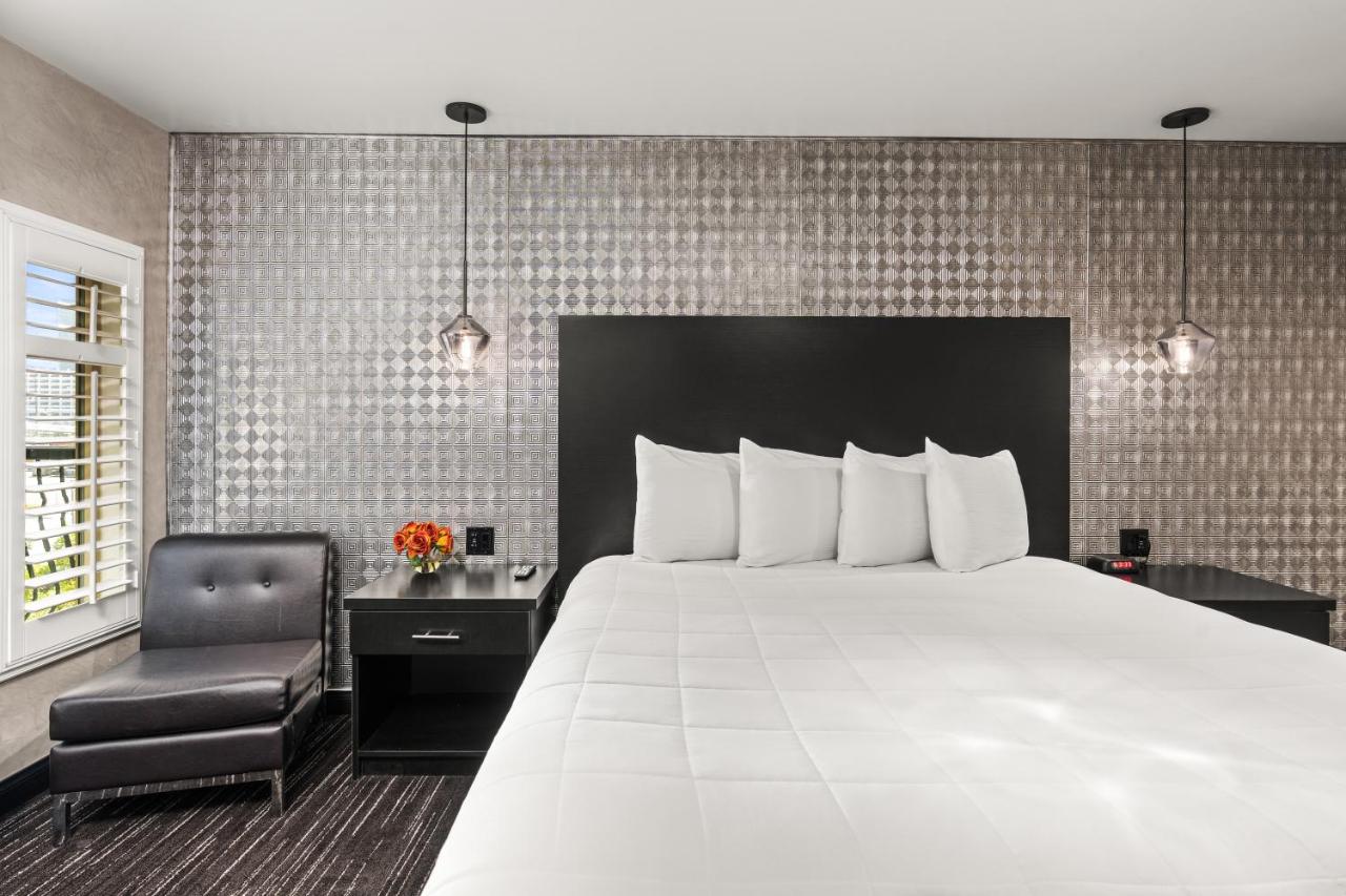 King Suite - Non-Smoking at Ellis Island Hotel Casino & Brewery