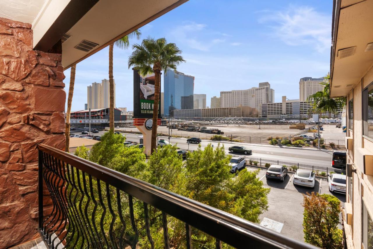 King Suite - Non-Smoking at Ellis Island Hotel Casino & Brewery