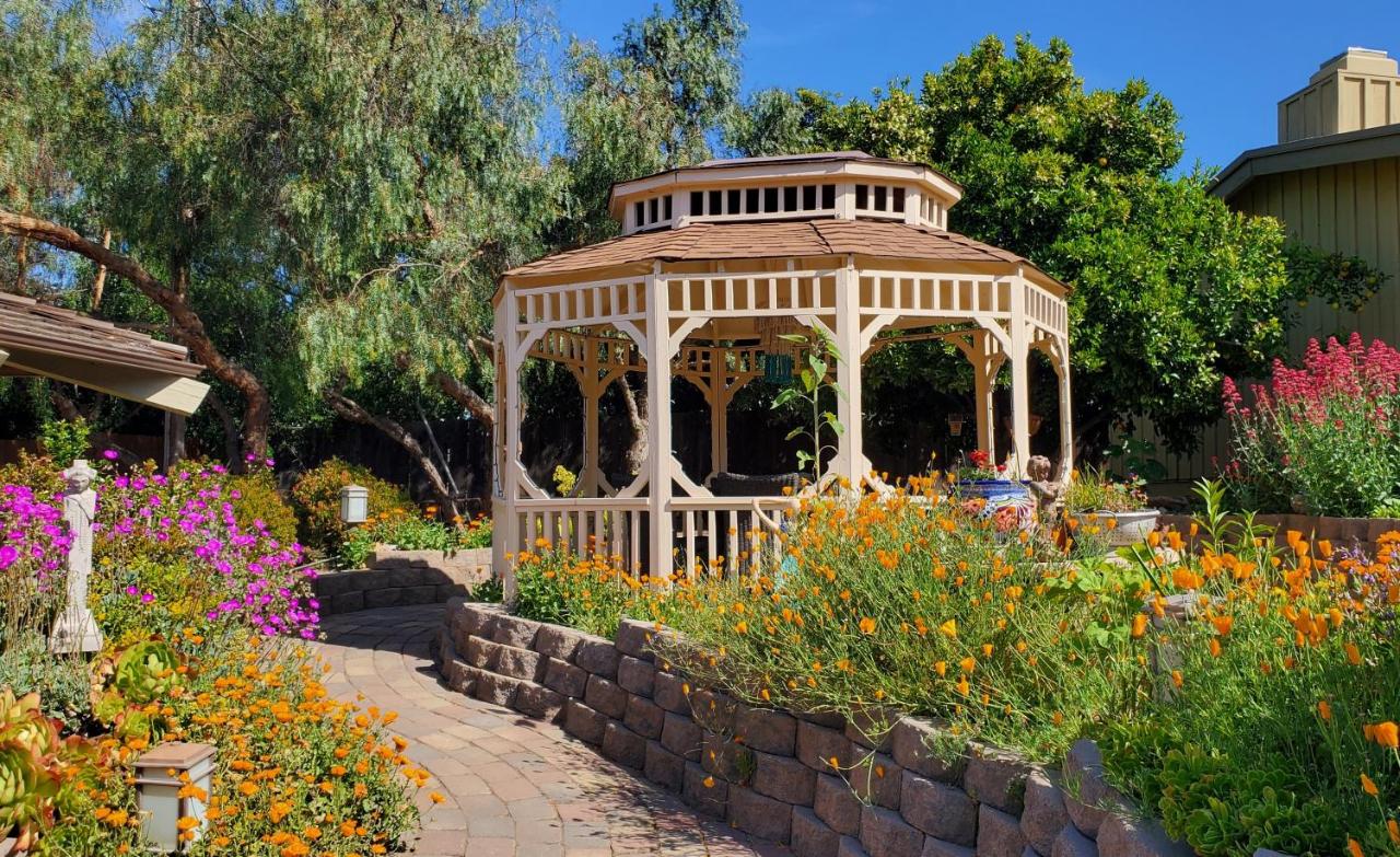 | Carmel Valley Lodge